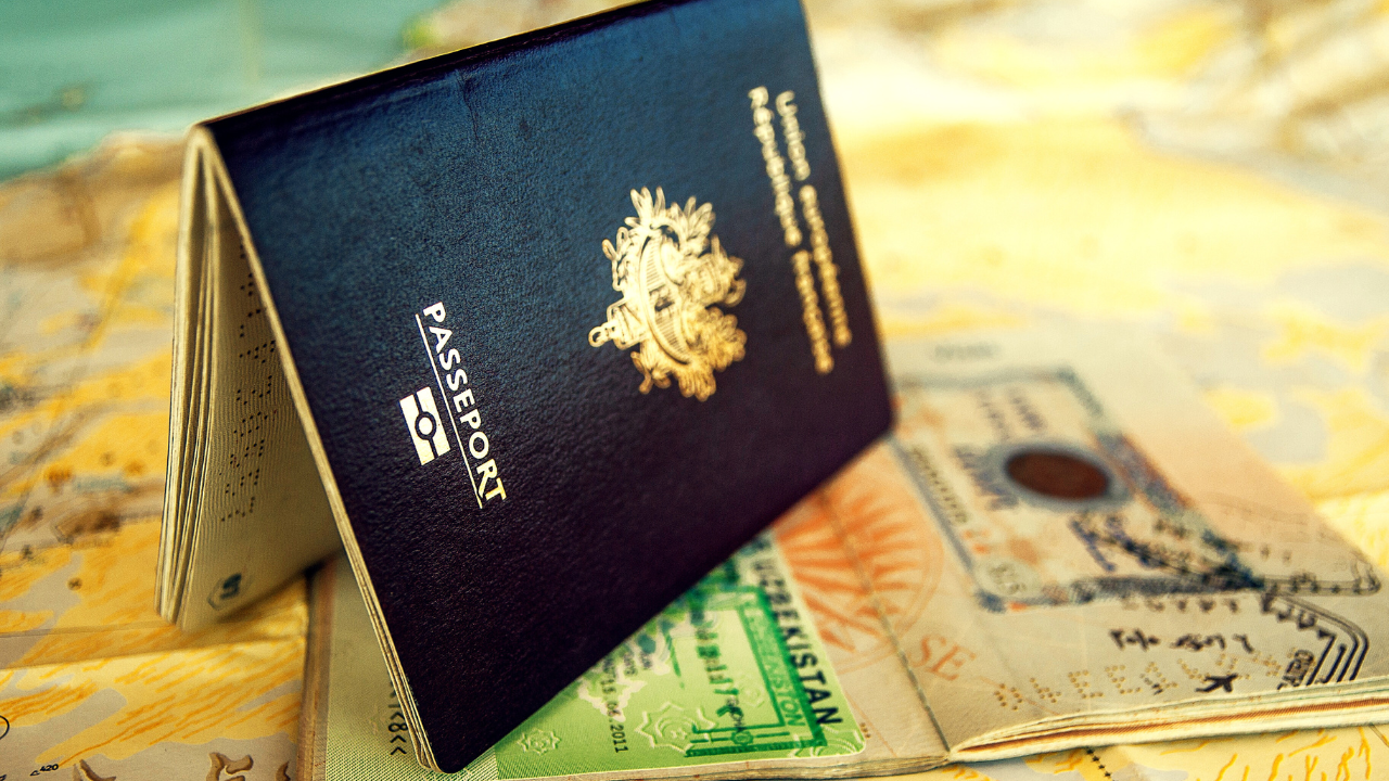 Visa J-1 et visa F-1 : Comparaison des options d’études aux États-Unis pour les étudiants internationaux